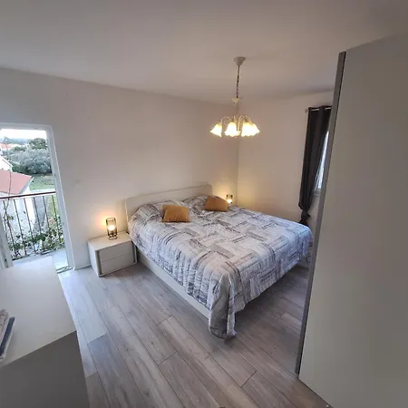 Apartman Vrisna *