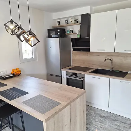 Apartman Vrisna Apartament *